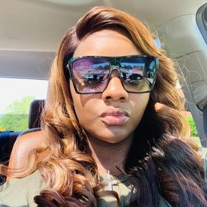 Meet your Posher, Mika